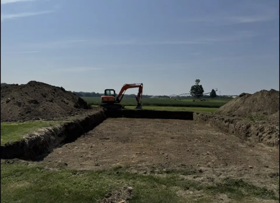 Basement excavation with a level excavated floor